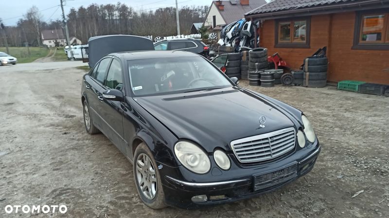 Mercedes W211  E-KL 2.2 CDI 646.961 Lakier 197U  części  blacharskie mechaniczne - 1