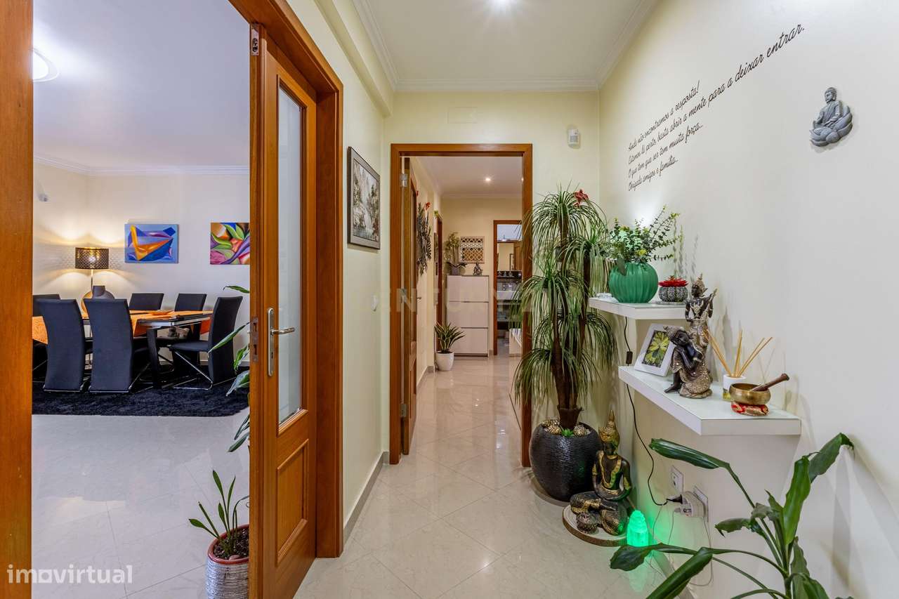 T3 COM GARAGEM, TERRAÇO E ARRECADAÇÃO - Grande imagem: 4/33