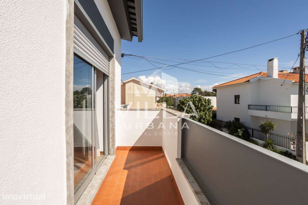 Moradia T3 com Excelentes Áreas, Garagem e Espaço Exterior em Alcabi-58