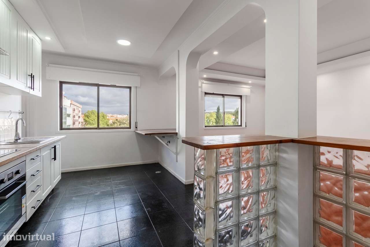 Apartamento T2 c/ Varanda em Agualva, Sintra-10