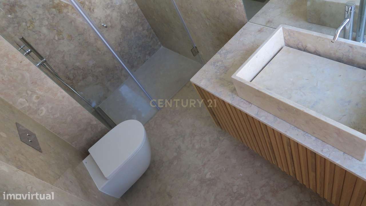 Moradia nova com 4 quartos e jardim.-22