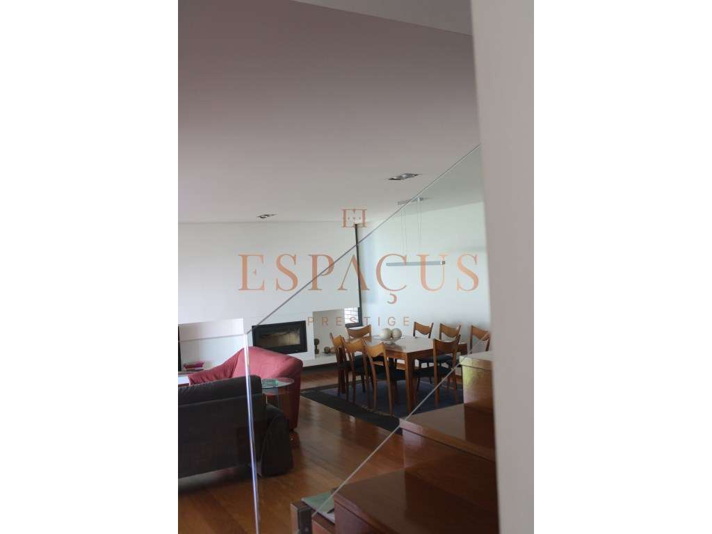 Moradia V4 com Vista Mar - Um Refúgio de Conforto e Elegância-20