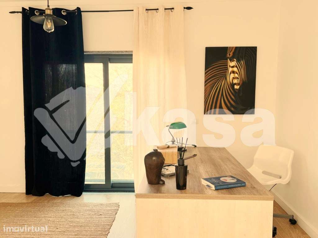 Moradia Isolada T4 com Jardim e Garagem em Santo António da Charnec...-13