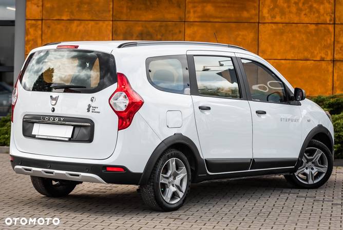 Dacia Lodgy 1.2 TCe Stepway S&S EU6 - 7