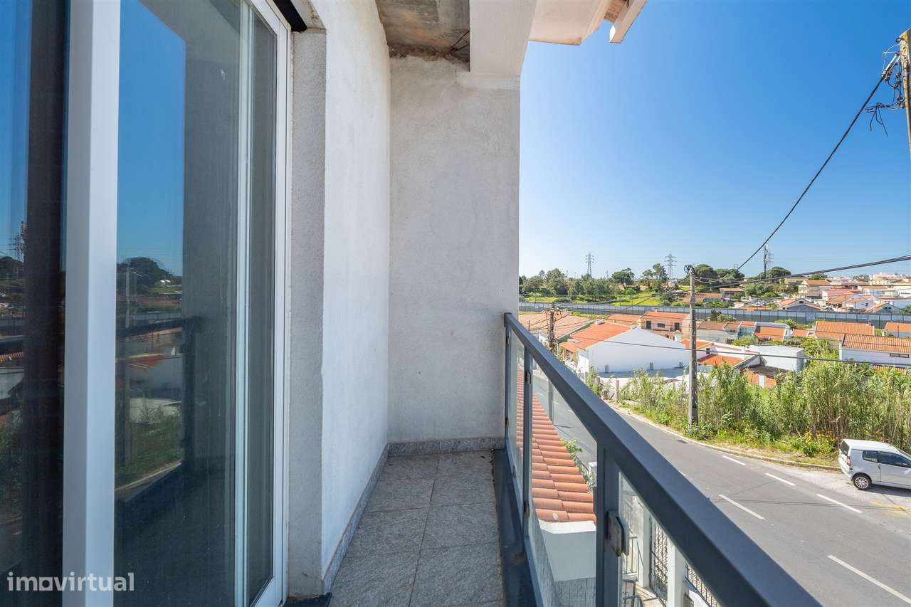 Moradia T4 em Construção em Vale Flores - Feijó Almada-9