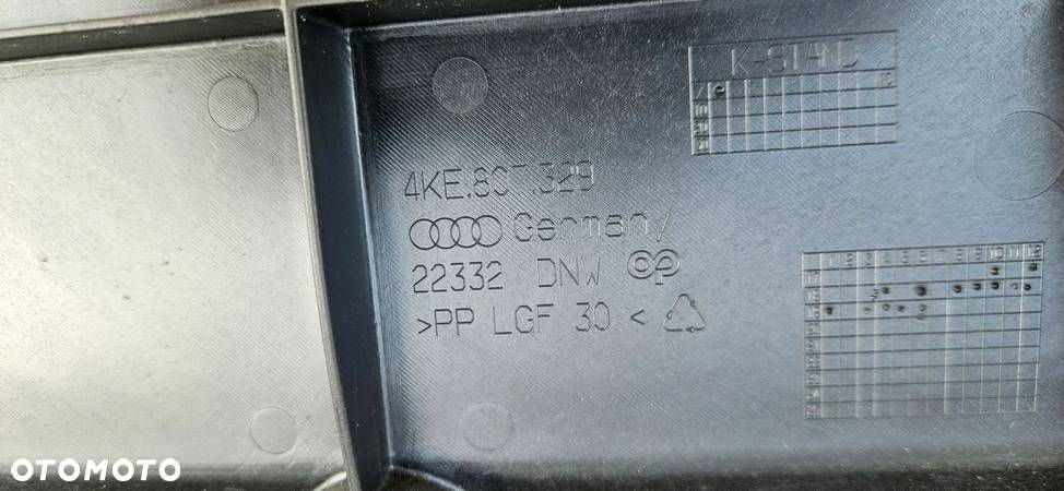 Audi E-tron 55 4KE WSPORNIK MOCOWANIE ŚLIZG ZDERZAKA TYŁ TYLNY 4KE807329 - 3