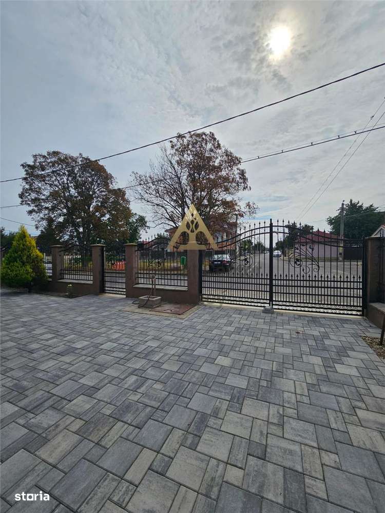 VILA DE VANZARE BACAU  P+E+M (de locuit si birou , clinica, notarriat, - Imagine principală: 4/20