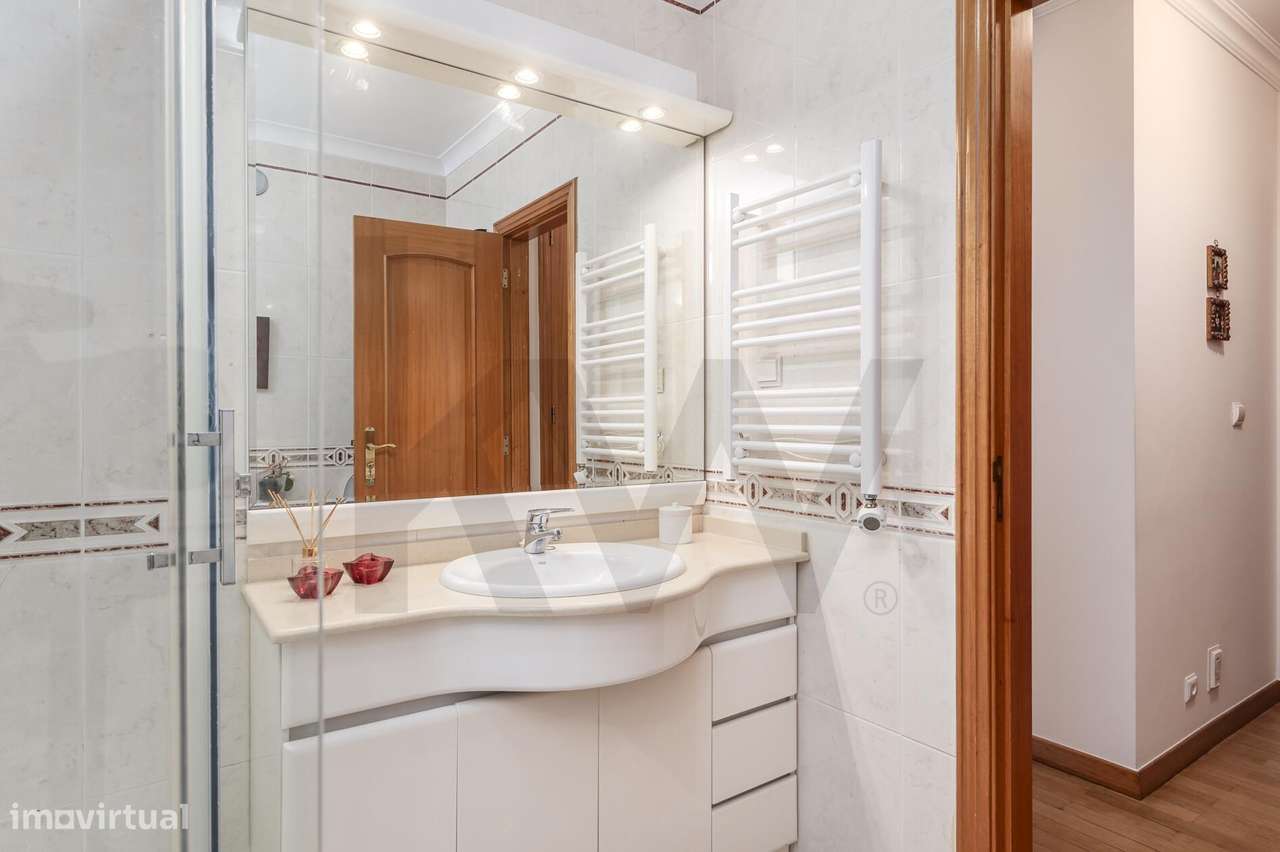 Apartamento T3 com elevador,  estacionamento e arrecadação, Jardins da-22