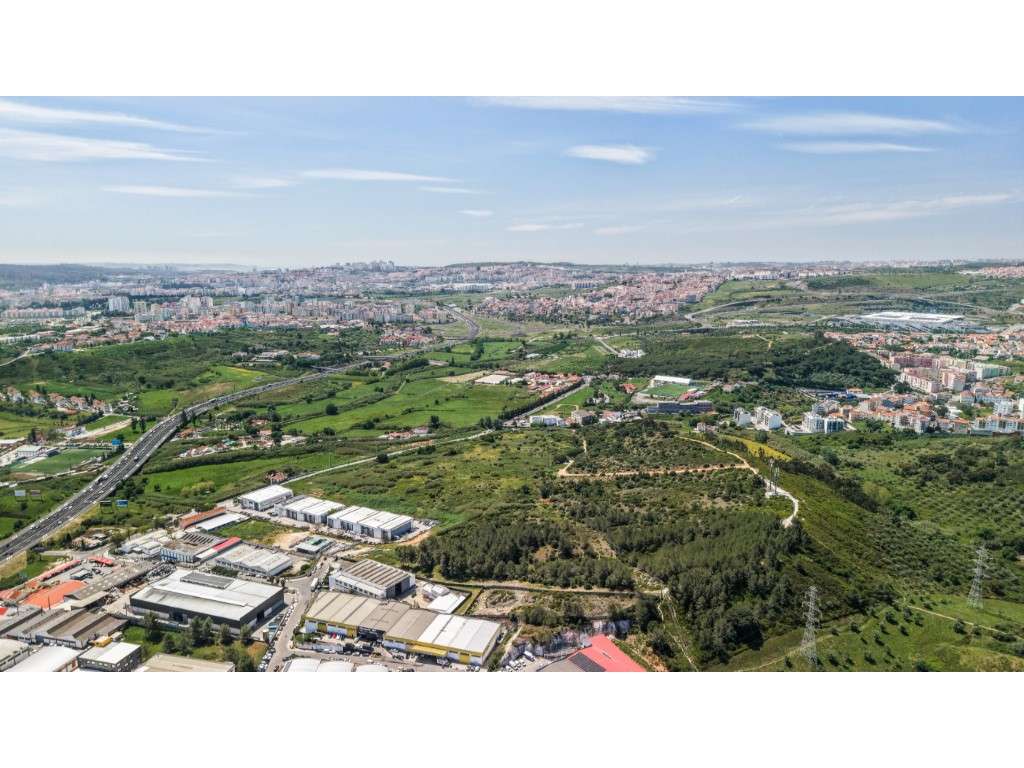 T3 com garagem e varanda com 23m2 - Colinas do Cruzeiro, Odivelas-33