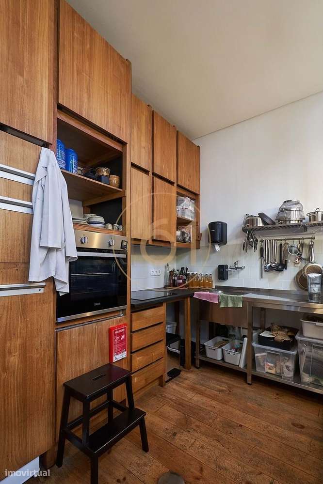 Loja na Travessa de Cedofeita para venda-28