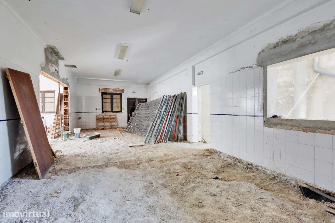 Prédio com PIP aprovado para 8 apartamentos em Peniche - Grande imagem: 4/19