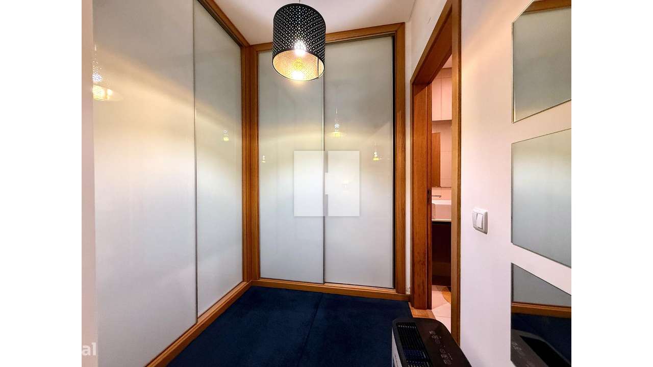 Apartamento T3 c/ Garagem-21