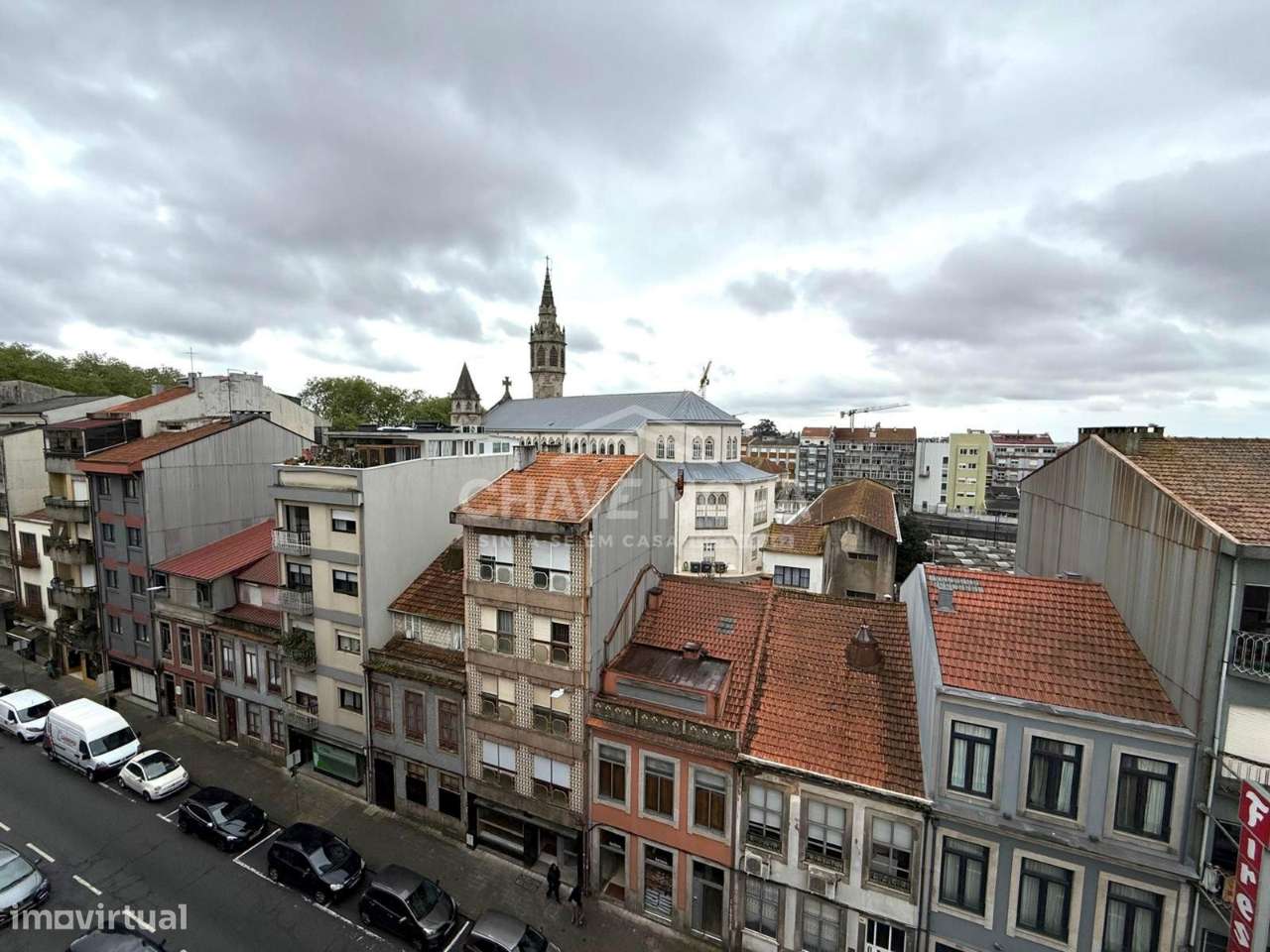 T2 Recuado com 2 Terraços, Garagem e Arrumos – Rua da Constituição - Grande imagem: 3/24