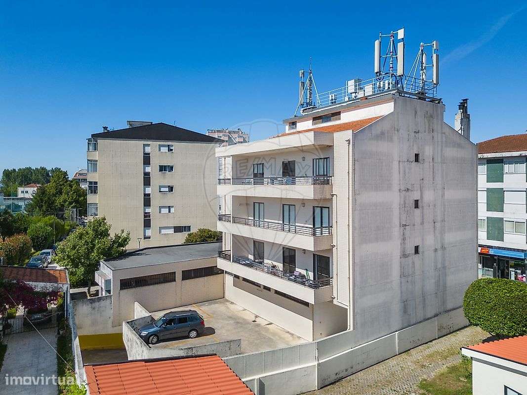 Apartment in Porto, Telheira, Paranhos - More