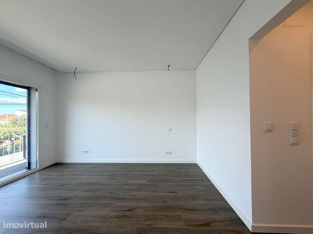 Moradia geminada a venda com garagem quinta das laranjeiras-12
