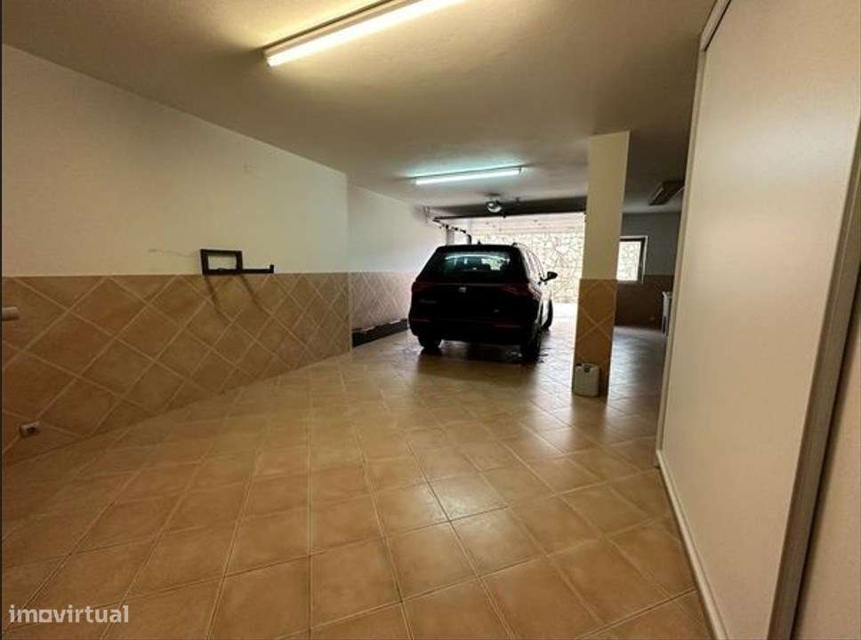 Moradia Individual T3 com piscina em Lomar-57