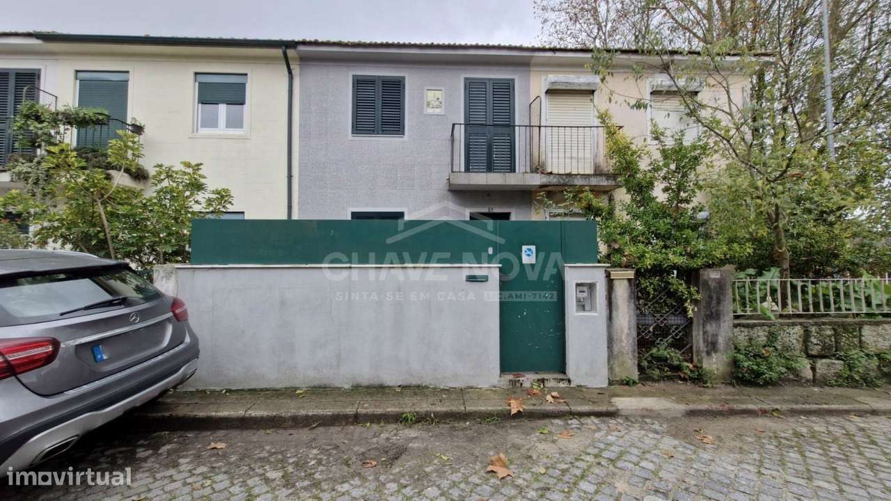 Moradia T2 geminada em Ramalde-0