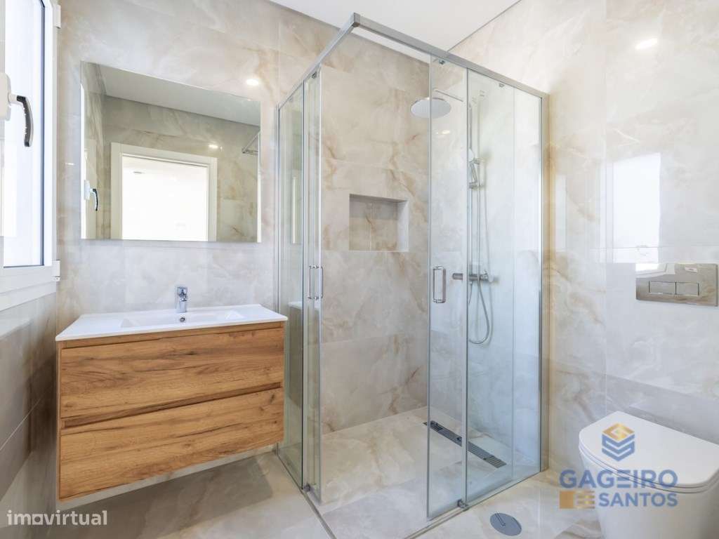 Moradia T4 com piscina, nova e pronta a habitar a 4 km da baía de S...-31