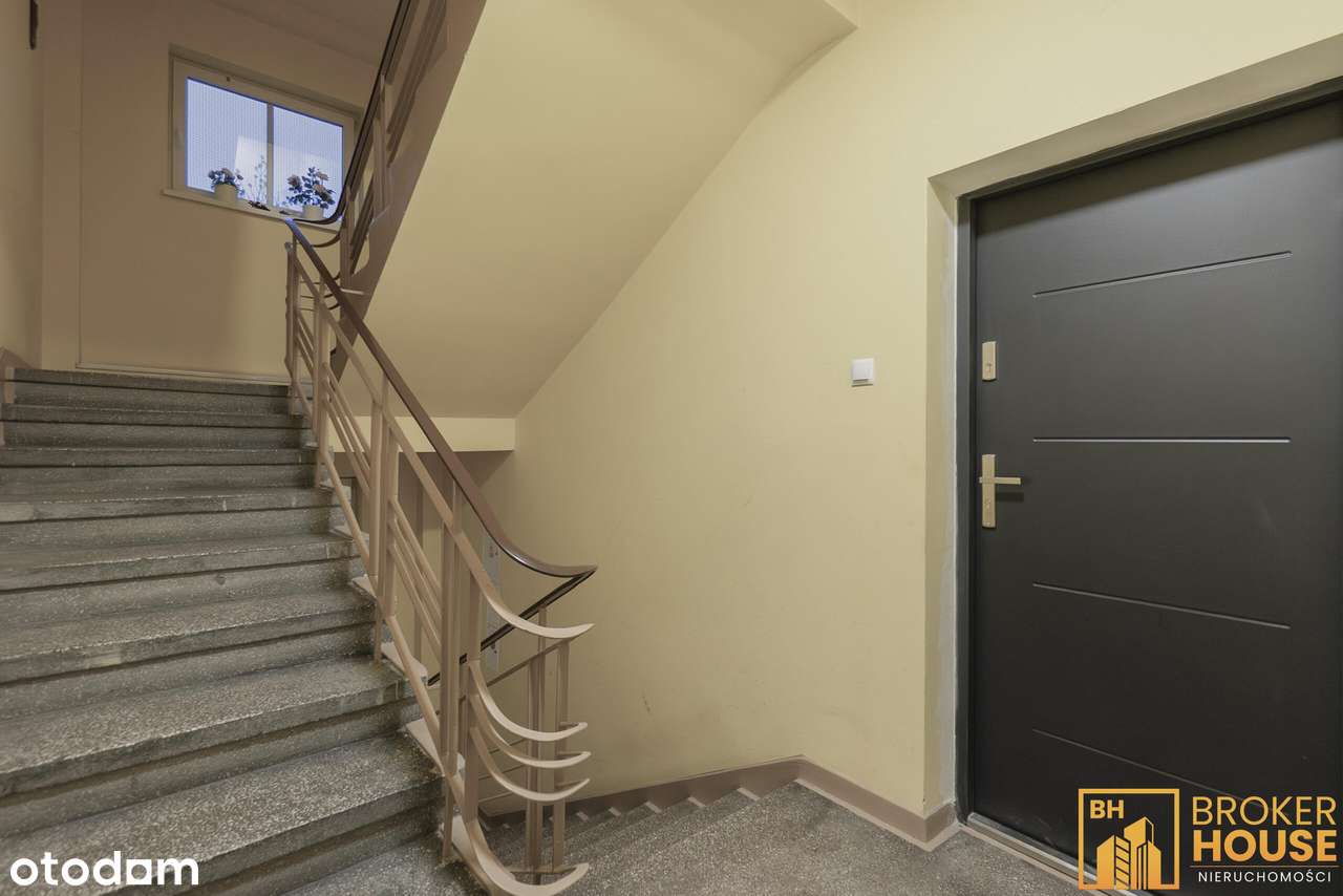 Mieszkanie z balkonem- świetna lokalizacja ul. Ozimska-12