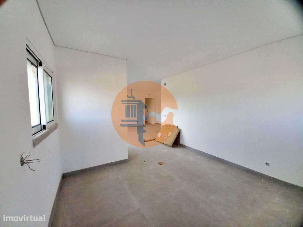 Excelente apartamento T3 com área total de 155m2, garagem e arrumos... - Grande imagem: 2/51