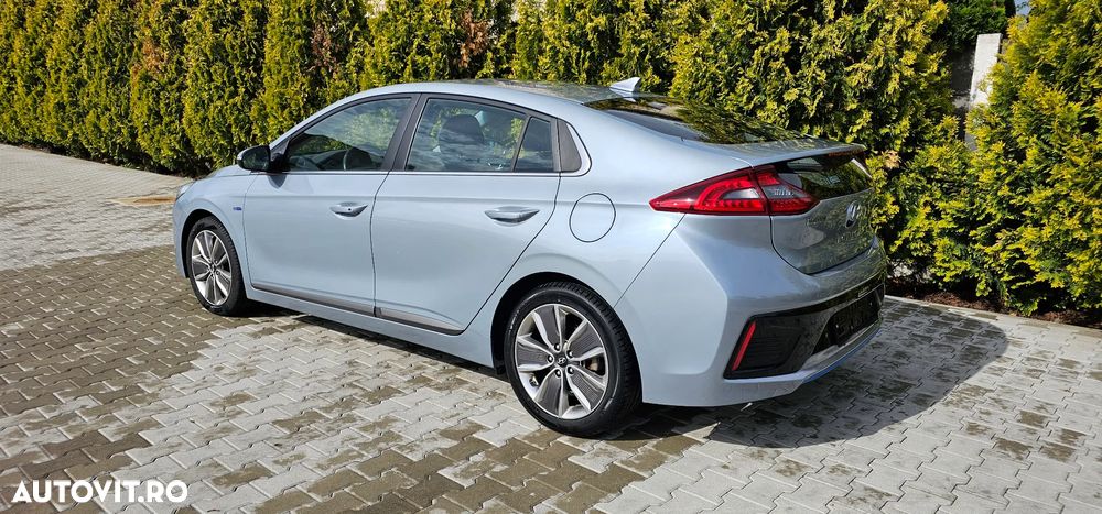 Second hand Hyundai IONIQ - 14 749 EUR, 103 000 km - Autovit