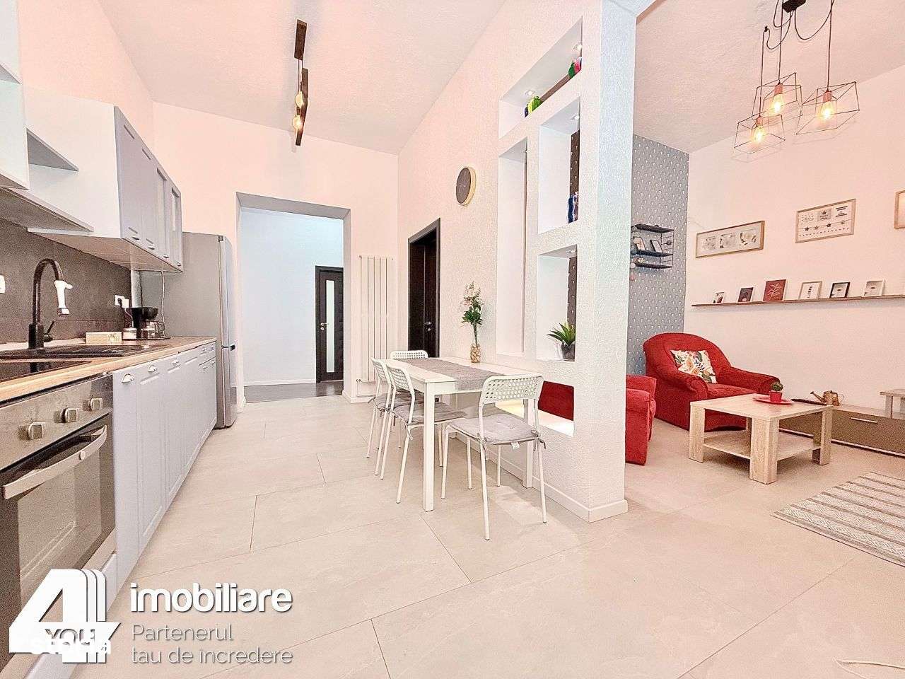 Apartament 3 camere B-dul Revolutiei ,126 mp,et.2 mobilat si utilat - Imagine principală: 2/13