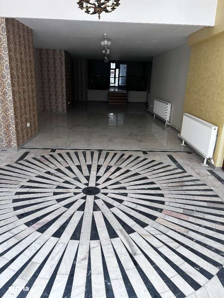 Spațiu Comercial de 400 mp în Craiova – Centrul Vechi Lipscani - Imagine principală: 2/13