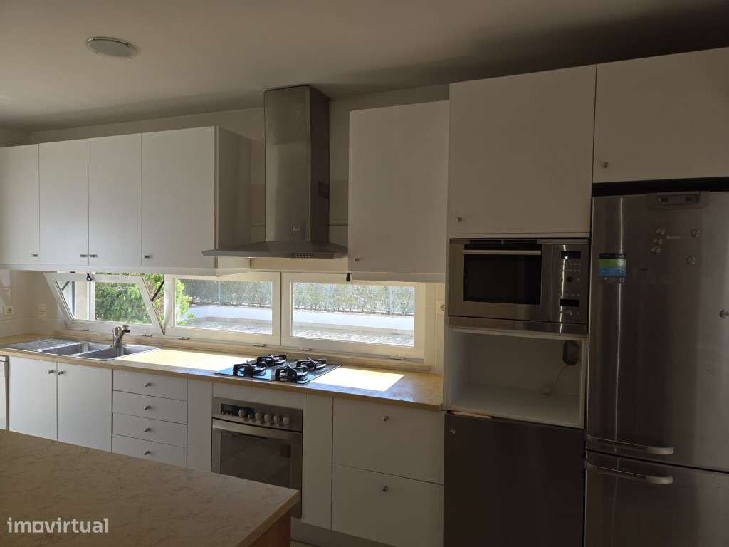 Moradia T5 com Terraço e Piscina-33