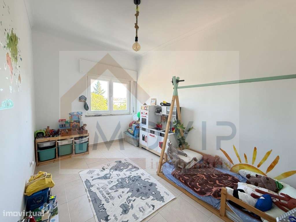 Apartamento T3 totalmente remodelado em zona nobre Setúbal-15