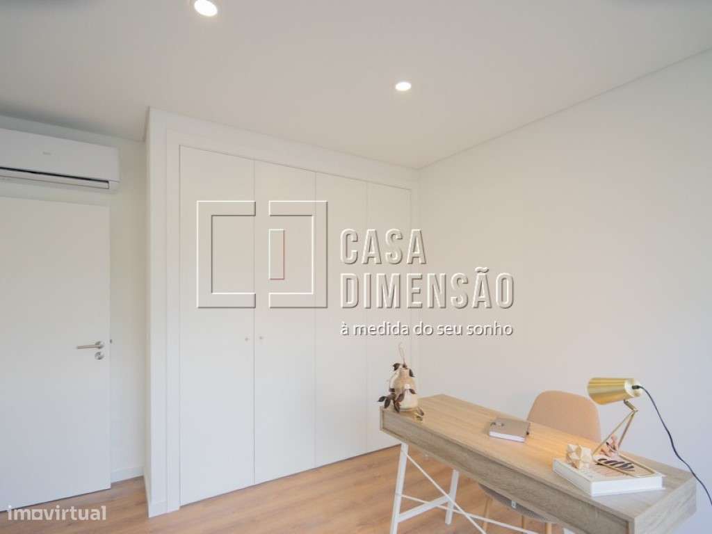 Moradia de tipologia T4+2 na melhor zona da Sobreda, com Piscina, G...-35