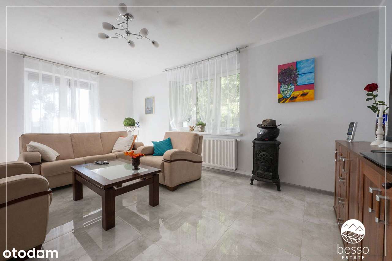 80 KM OD PAŁACU KULTURY. Posesja z bezpośrednim dostępem do rzeki.-13