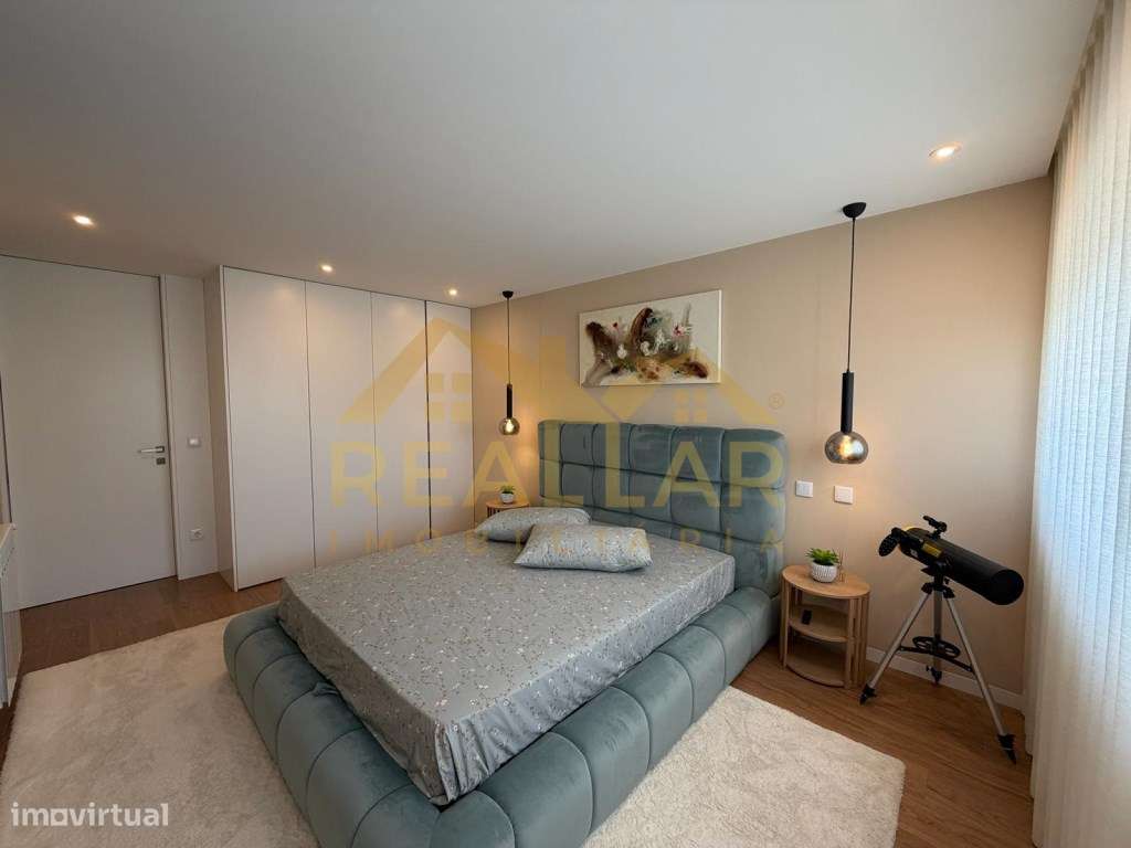 Exclusiva Moradia T4 Semi-Nova com Vista Rio - Condomínio Privado Q...-25