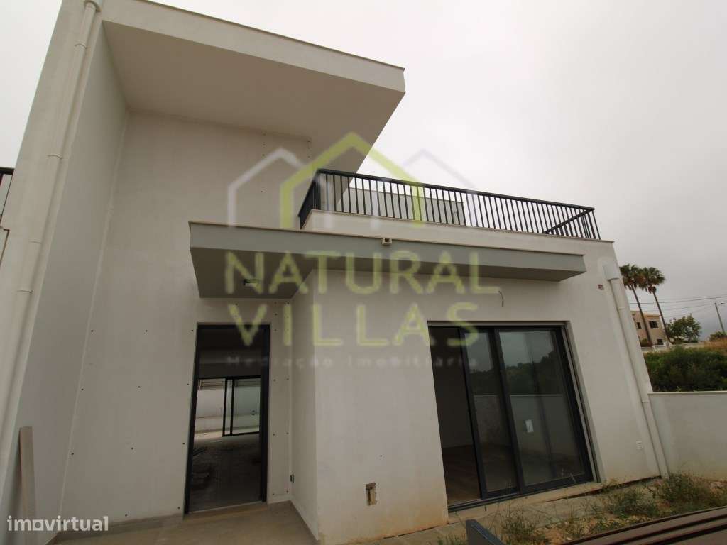 Moradia T3 em Construção, Armação de Pêra-16