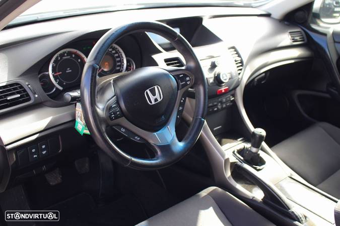 Honda Accord 2.2 i-DTEC Executive Advance E.Limitada - 18
