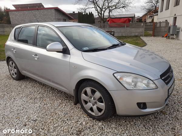 Kia Ceed 1.6 CRDi 90 Spirit - 6