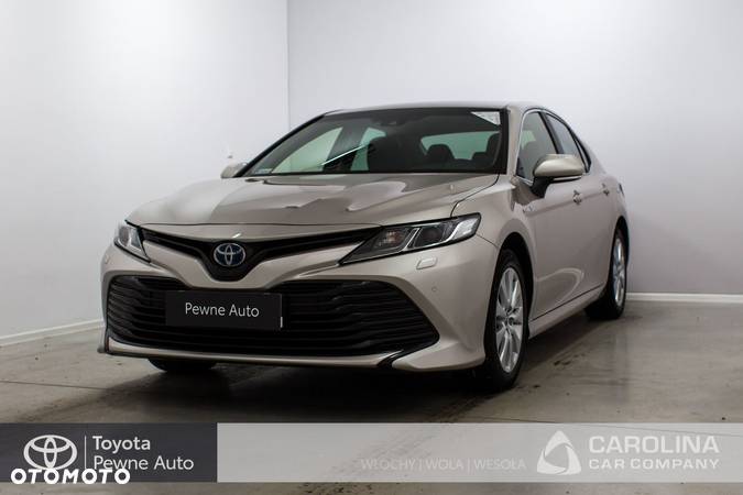 Toyota Camry - 1