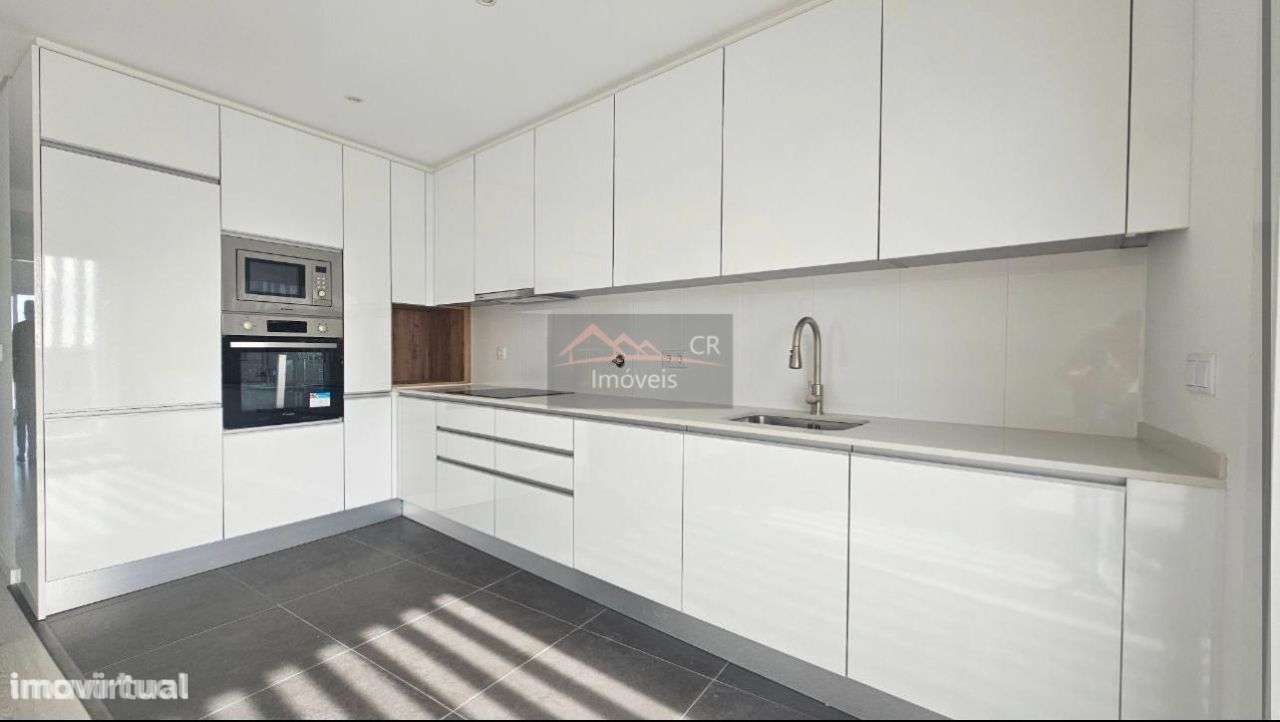 Vendo Apart T3 com Terraço Novo - Santa Marta do Pinhal - Grande imagem: 3/29