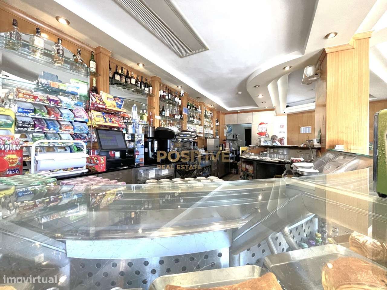 Loja com Café/Pastelaria em Funcionamento na Cova dos Vidros — Quinta-15