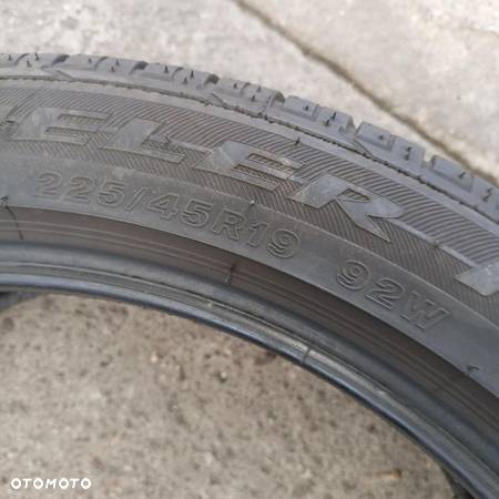 Opona 225/45/19 Bridgestone Dueler H/P Sport (E2386) - 5