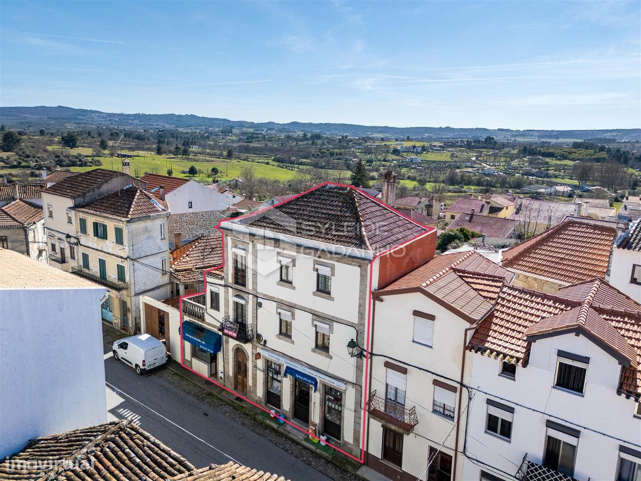 Prédio para venda centro de Caria com comércio no rés-do-chão e ampla-5