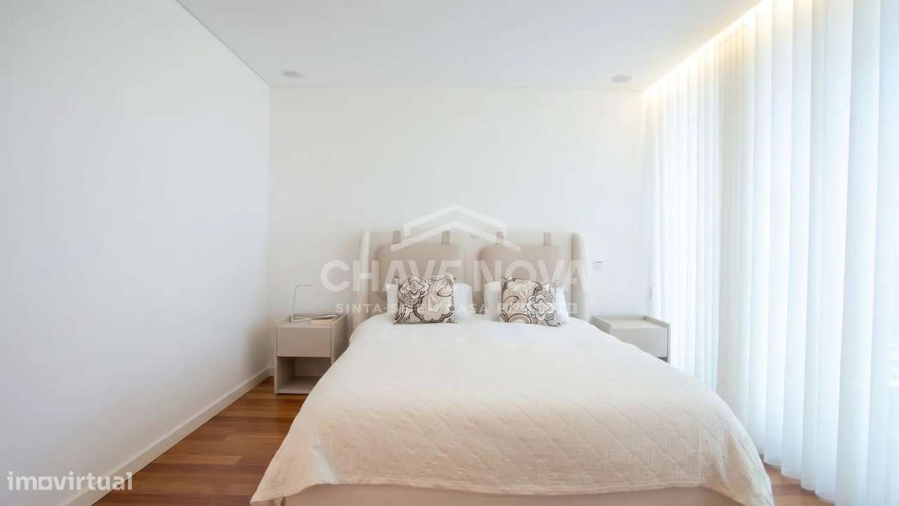 Moradia T3 com 4 casas de banho e piscina na Madalena-16