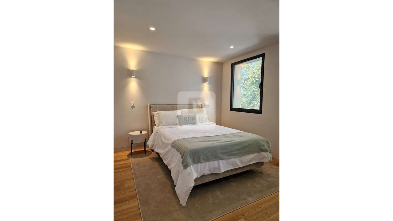 Estúdio Mobiliado e Equipado no Porto para Arrendar - Grande imagem: 2/16