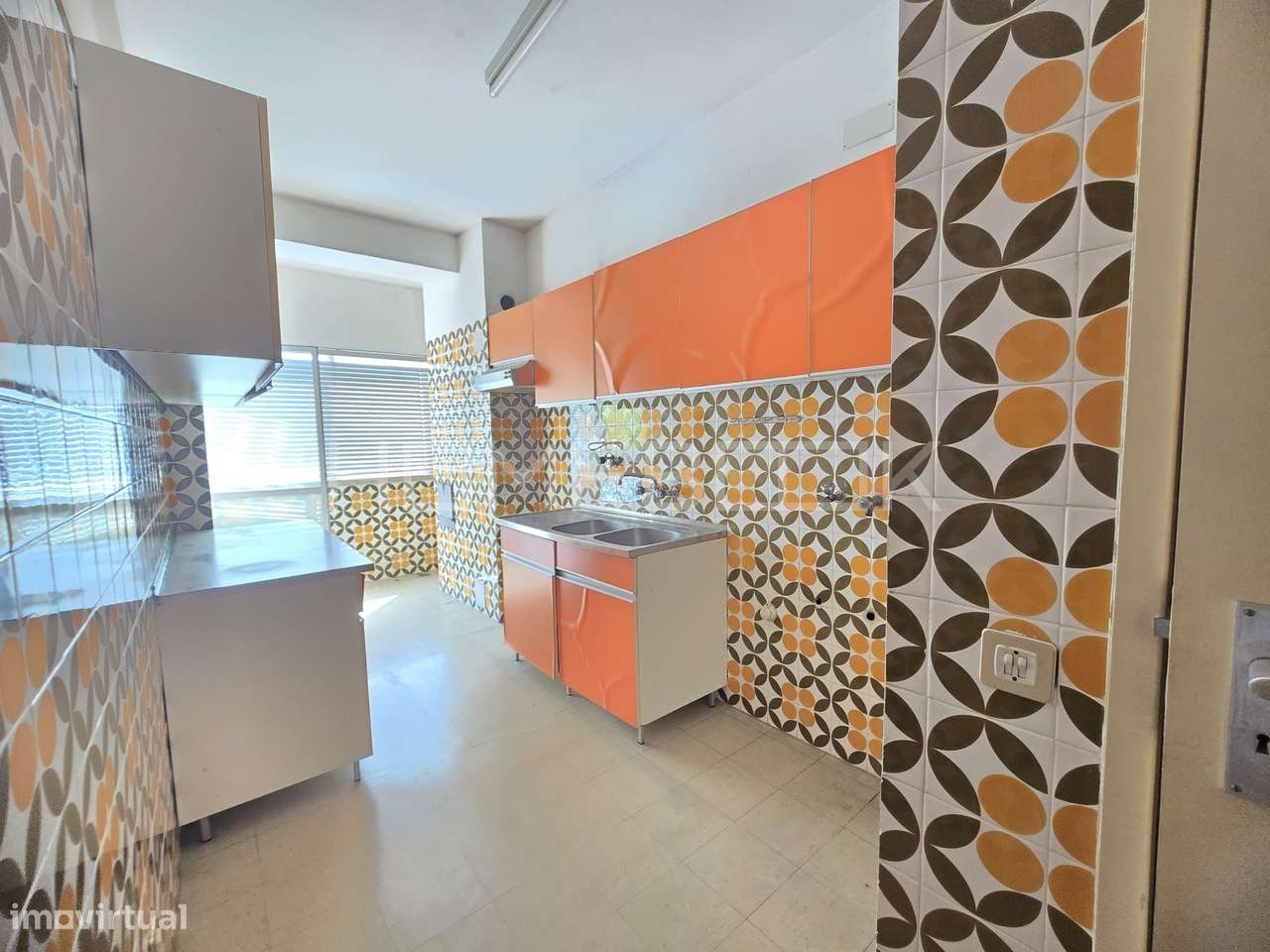 Apartamento T3  em Setúbal com varanda-6