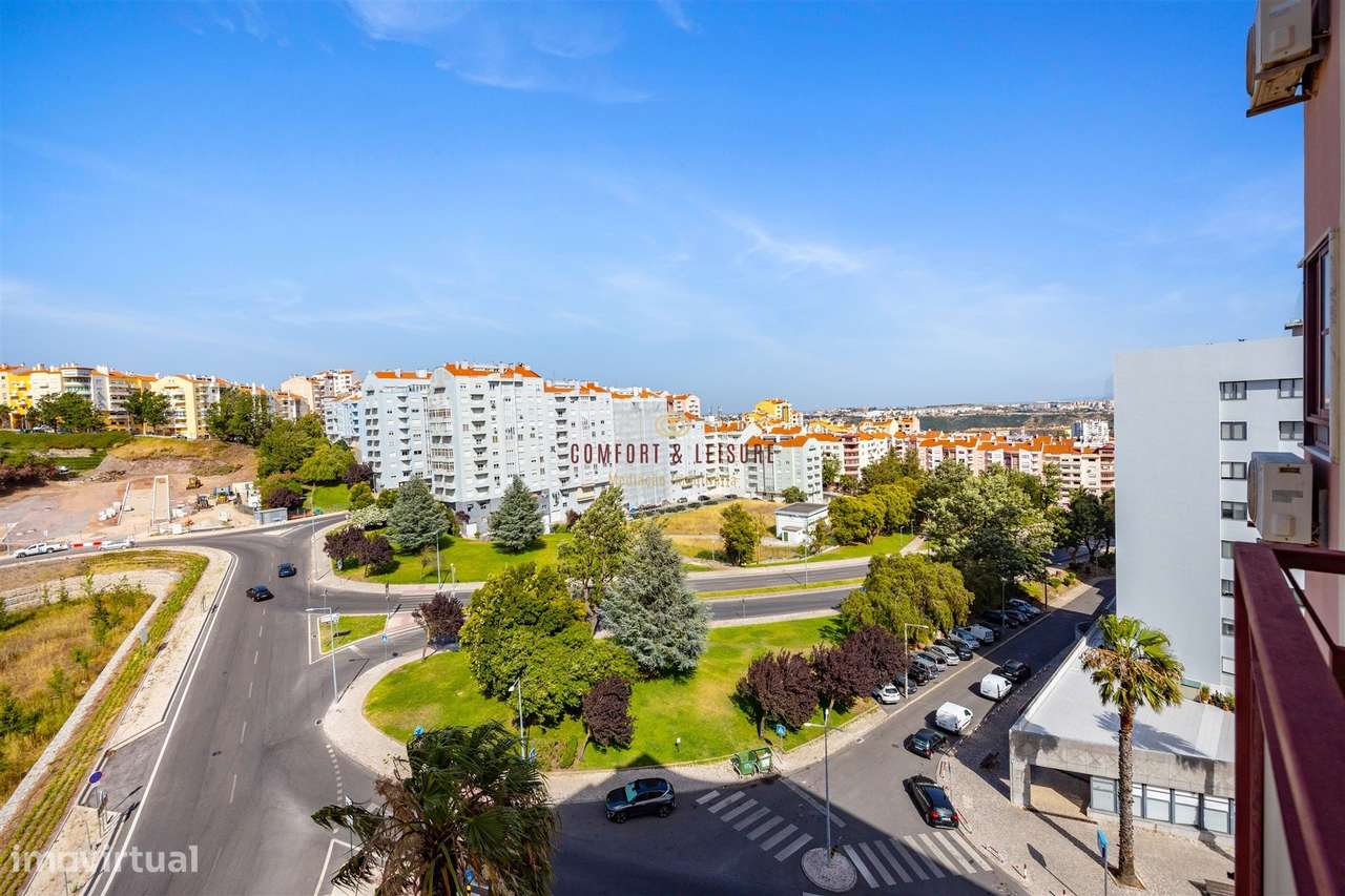 Apartamento com 4 quartos, 2 wc, parqueamento e arrecadação na Ramada,-6