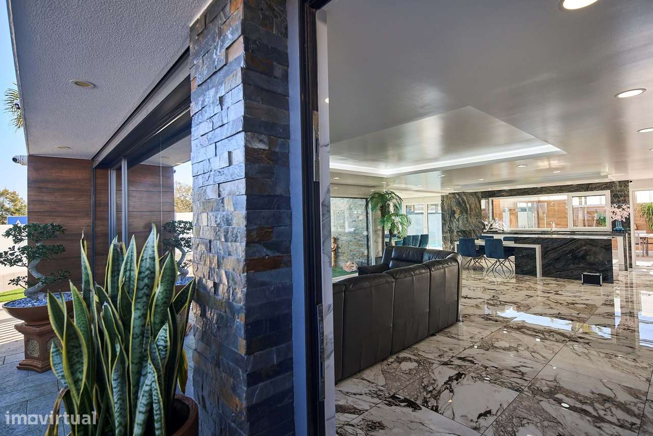 Moradia T4 com  piscina e jardim em zona privilegiada, Charneca da Cap-10