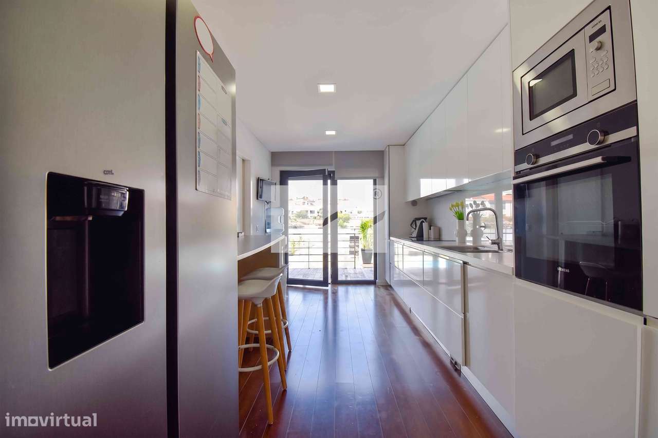 Moradia T4 Contemporânea | 4 Suites | C/ Piscina-17