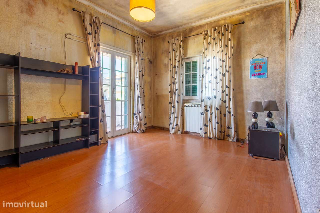 Quinta do Conde - Moradia isolada inserida em terreno de 646m²-3