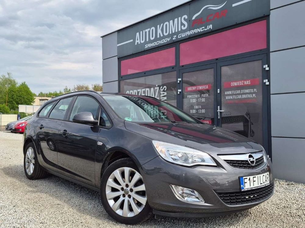 Opel Astra J 2011