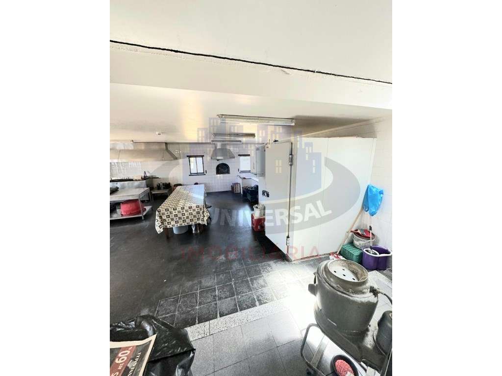 MORADIA T6 VENDA COM ESPAÇO COMERCIAL E RESIDENCIAL , A 10 MINUTOS ...-27