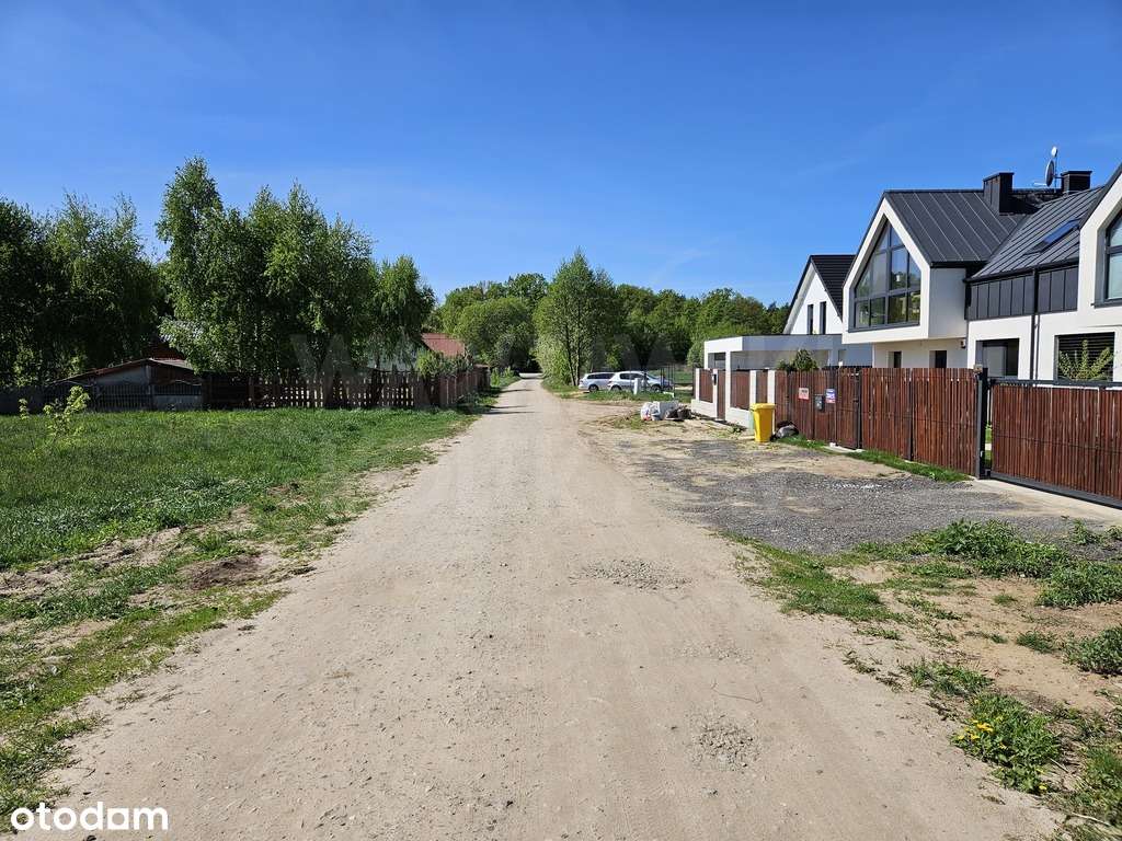 Nowoczesny dom w zielonej okolicy.-18